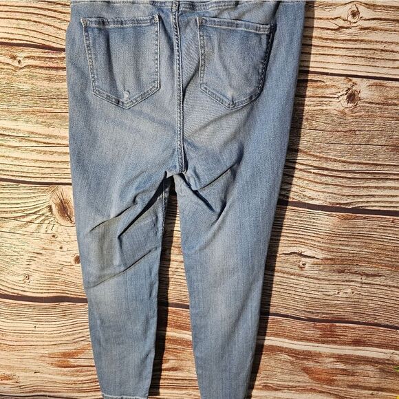 Torrid jeans stretch woman's 14S pre-owned - Picture 2 of 7